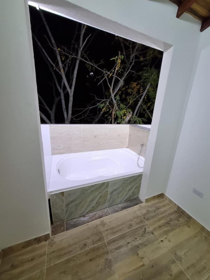 Hotel Antonella Plaza Pinchote 外观 照片