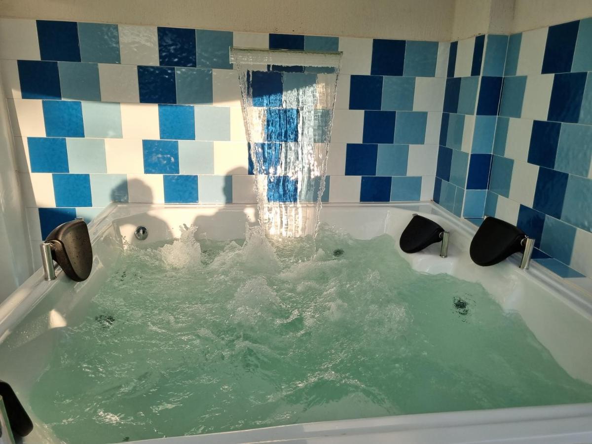 Hotel Antonella Plaza Pinchote 外观 照片